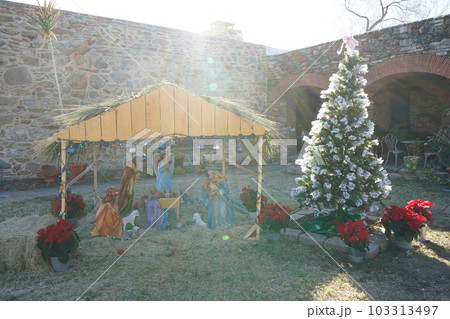 キリスト教 12月の飾りつけ キリスト教 12月の飾りつけ 103313497
