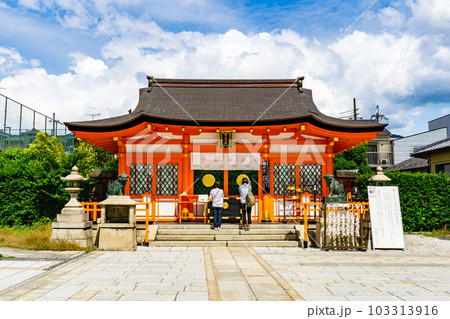 京都市山科区の折上稲荷神社（働く女性の守り神）　本殿 103313916
