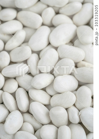 food background with pile of dried raw haricot beans 103319205