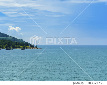 ベトナム・ダナンの海と青空 ベトナム・ダナンの海と青空 103321470
