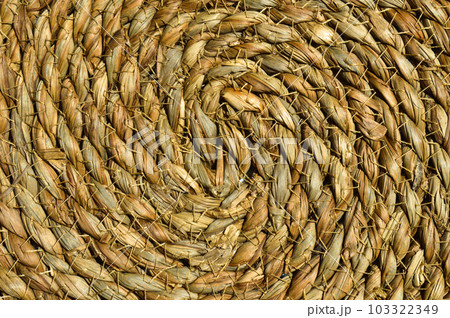 Round woven mat made of water hyacinth fibers, wicker table mats, rattan round woven straw Round woven mat made of water hyacinth fibers, wicker table mats, rattan round woven straw 103322349