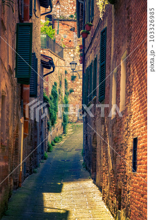 Narrow street in Montepulciano Tuscany, Italy 103326985