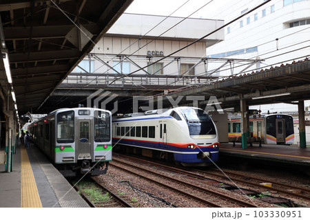上越線E127系(越後中里⇔長岡) 上越線E127系(越後中里⇔長岡) 103330951
