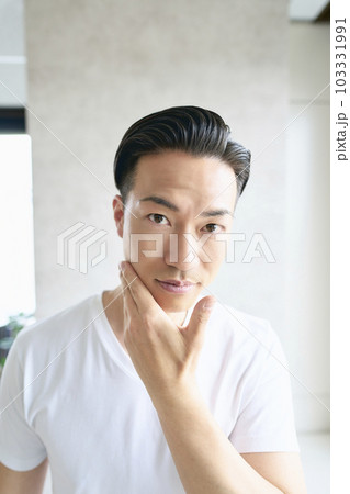 男性 髭剃り 男性 髭剃り 103331991