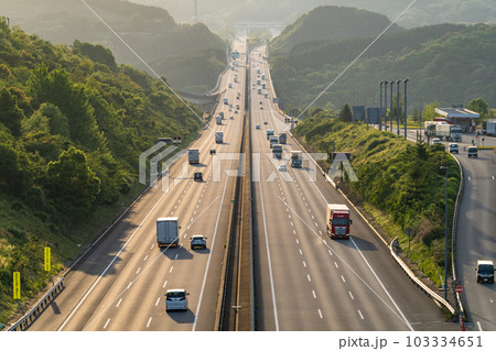《静岡県》新東名高速道路・日本の大動脈 103334651