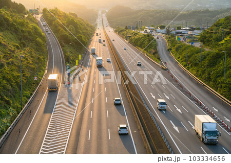《静岡県》新東名高速道路・日本の大動脈 《静岡県》新東名高速道路・日本の大動脈 103334656