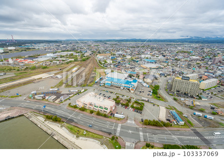 秋田市ポートタワー　ポートタワーセリオン　タワー棟からの眺め　東側 103337069