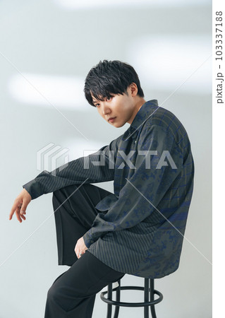 男性のファッションポートレート メンズコスメ スキンケア 男性のファッションポートレート メンズコスメ スキンケア 103337188