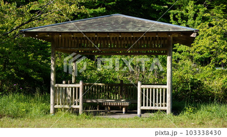 樫原湿原の母屋 103338430