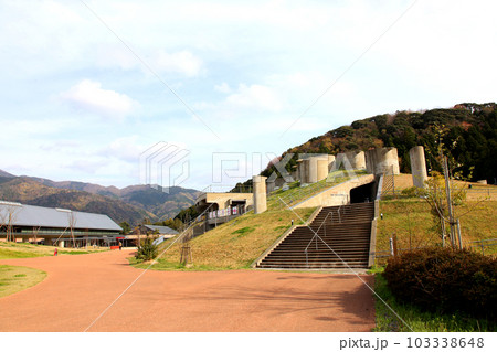 若狭三方縄文博物館　福井県年縞博物館　縄文ロマンパーク　若狭　三方　福井県　三方湖　モニュメント 103338648
