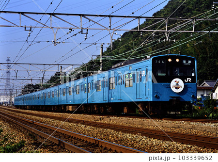 2001年　JR京都線を走る201系普通電車7両 103339652
