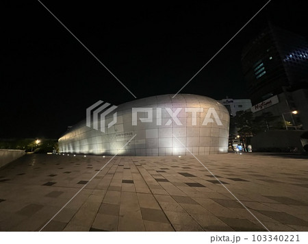 韓国ソウル東大門、夜の風景DDP 103340221