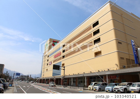 JR敦賀駅　敦賀駅　敦賀市内　敦賀市街地　敦賀　福井県　敦賀駅前　敦賀街並み　敦賀市マップ　標識 103340521