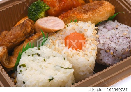 おにぎり弁当　コンビニ 103340781