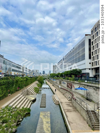 韓国ソウル東大門、清渓川チョンゲチョンロ 韓国ソウル東大門、清渓川チョンゲチョンロ 103340994