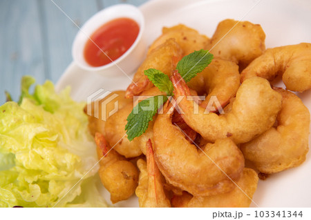Recipe for shrimp fritters in sweet and sour sauce Recipe for shrimp fritters in sweet and sour sauce 103341344