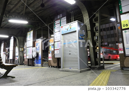 新潟 新潟市 新潟駅万代口バスターミナル 夜景 新潟 新潟市 新潟駅万代口バスターミナル 夜景 103342776