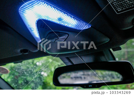 自動車のマップランプ 103343269