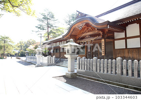 氣比神宮　気比神宮　けひじんぐう　敦賀市　敦賀　福井県　 官幣大社　桜　春　大鳥居　　 103344603