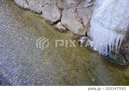 つらら つらら 103347593