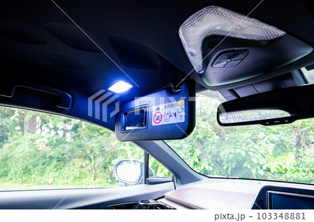 自動車のバニティランプ 103348881