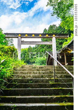 京都市山科区の日向大神宮 鳥居 京都市山科区の日向大神宮 鳥居 103353005