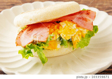 ベーコンエッグフィンサンド ベーコンエッグフィンサンド 103359871