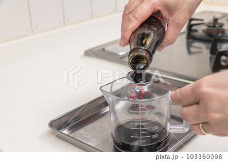 【レバニラ炒めの液体調味料を作る　オイスターソース】 103360098