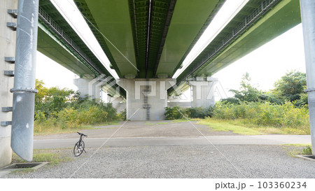 橋の裏側 幸魂大橋 橋の裏側 幸魂大橋 103360234