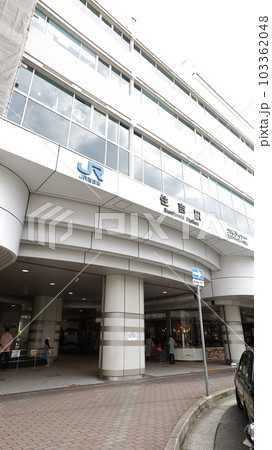 JR神戸線の住吉駅、六甲ライナーとの乗換駅でもある 103362048