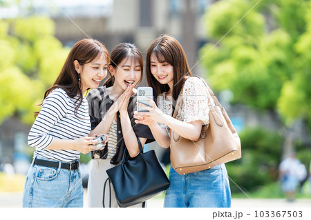 女子旅 スマホ カメラ 女子旅 スマホ カメラ 103367503