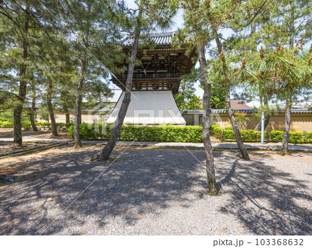 大徳寺山内 総見院の鐘楼 大徳寺山内 総見院の鐘楼 103368632