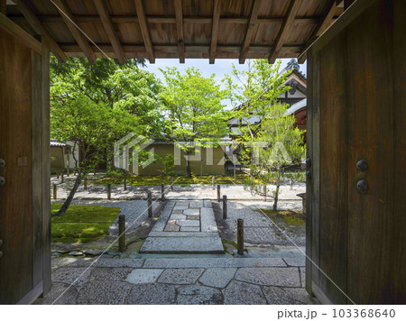 大徳寺 大仙院 一の門から望む 大徳寺 大仙院 一の門から望む 103368640