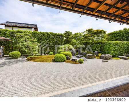大徳寺 興臨院(こうりんいん)方丈前庭 大徳寺 興臨院(こうりんいん)方丈前庭 103368900