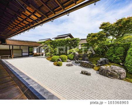 大徳寺 興臨院(こうりんいん)方丈前庭 大徳寺 興臨院(こうりんいん)方丈前庭 103368903