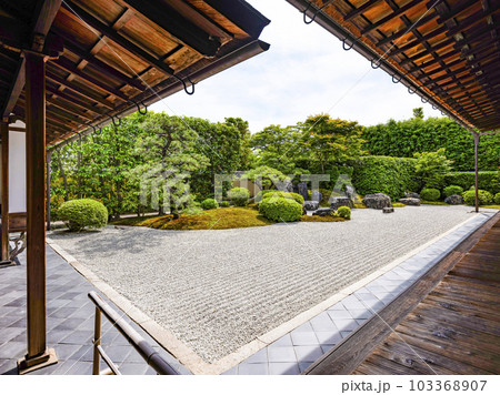 大徳寺 興臨院(こうりんいん)方丈前庭 大徳寺 興臨院(こうりんいん)方丈前庭 103368907