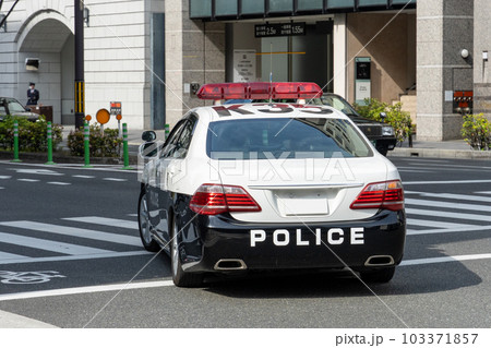 パトカー　走行イメージ 103371857