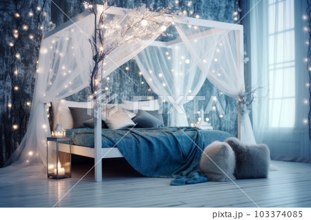 ガーリーな寝室　天蓋付きのベッド　青いインテリア 103374085