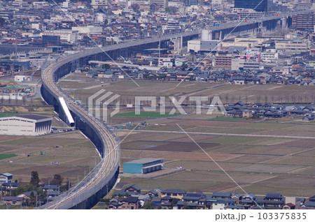 文殊山からの眺め　福井市中心部方向　建設中の北陸新幹線　2023年3月 103375835