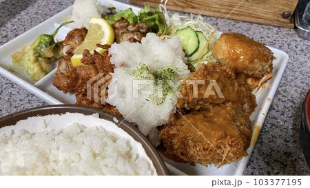 唐揚げ定食 103377195