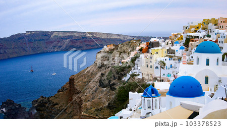 ギリシャ紀行　エーゲ海の島々　サントリーニ島　イア 103378523