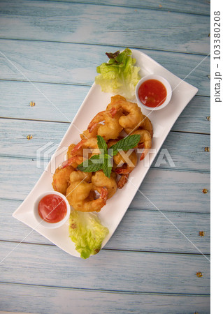 Recipe for shrimp fritters in sweet and sour sauce 103380208