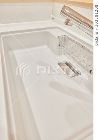 水栓　キッチン　台所　流し台 103381208