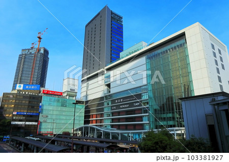 【神奈川県】晴天のJR横浜タワー 103381927