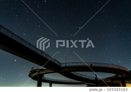 星空と鉄橋 103383163