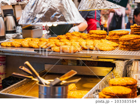 ソウル 広蔵市場のチヂミ屋台 ソウル 広蔵市場のチヂミ屋台 103383584