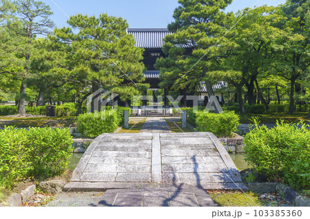 建仁寺　三門（望闕楼）--京都市東山区-- 103385360