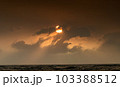 夕日 夕焼け 夕暮れ 103388512