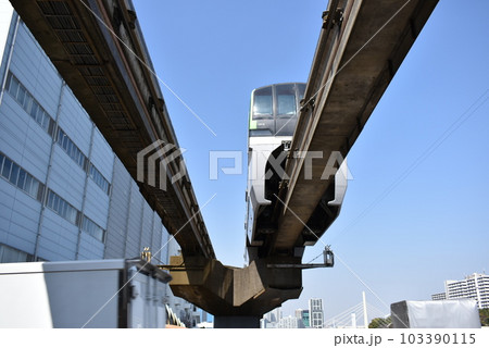 大井競馬場前駅を出てすぐに見える景色 大井競馬場前駅を出てすぐに見える景色 103390115