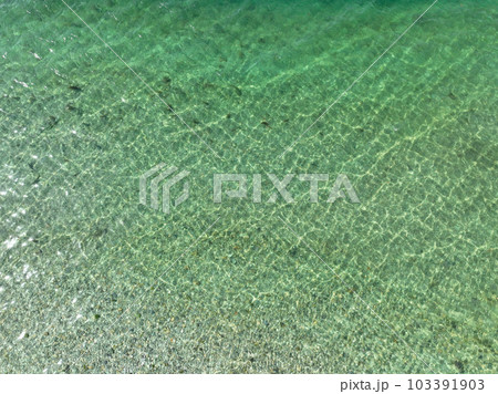 上空から見た水面 103391903